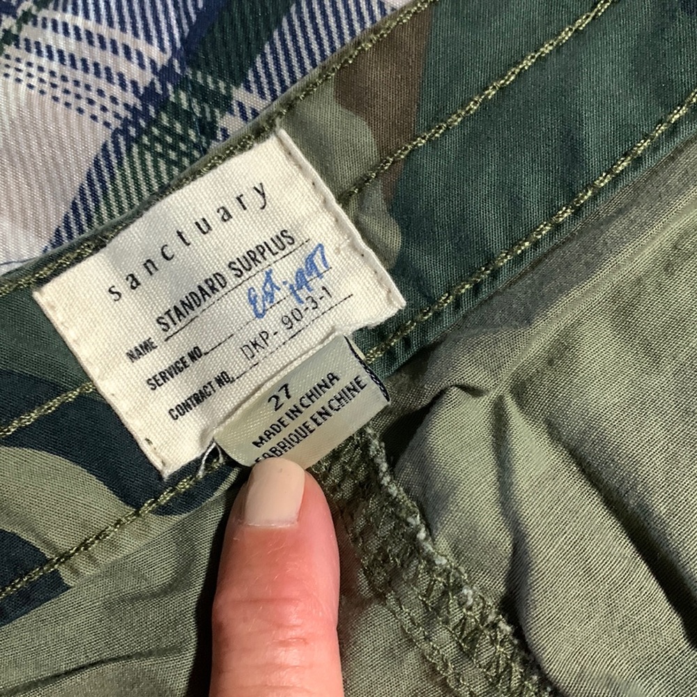 Adorable Sanctuary camo shorts
